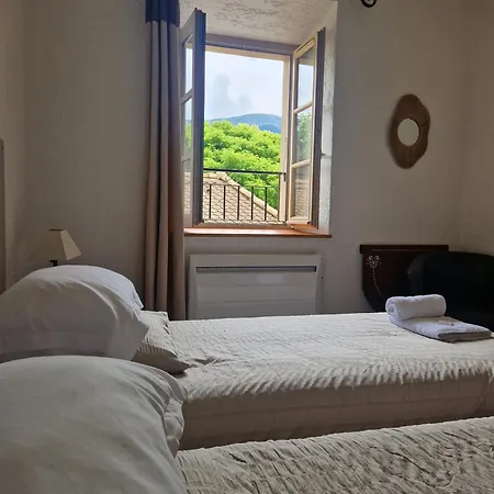 L'auberge De *