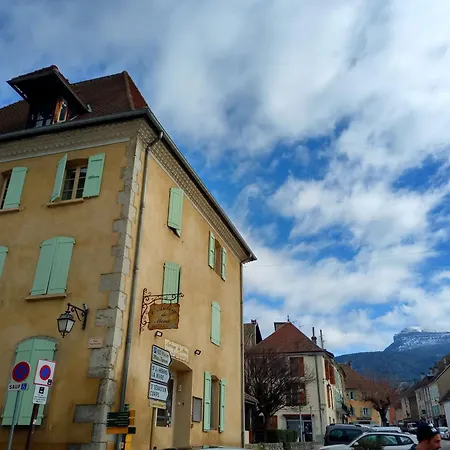 Hotel L'auberge De *
